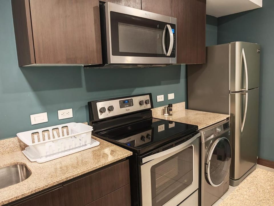1702 Torres los Yoses cozy apartment on the 17th floor with balcony Apartment in San Jose