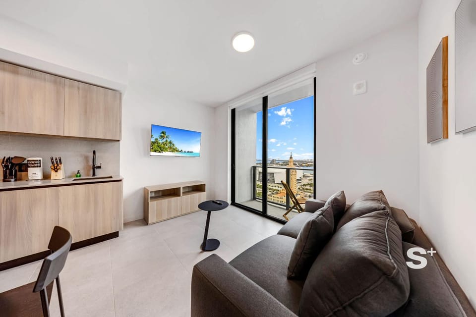 TV and multimedia, Kitchen or kitchenette, Living room