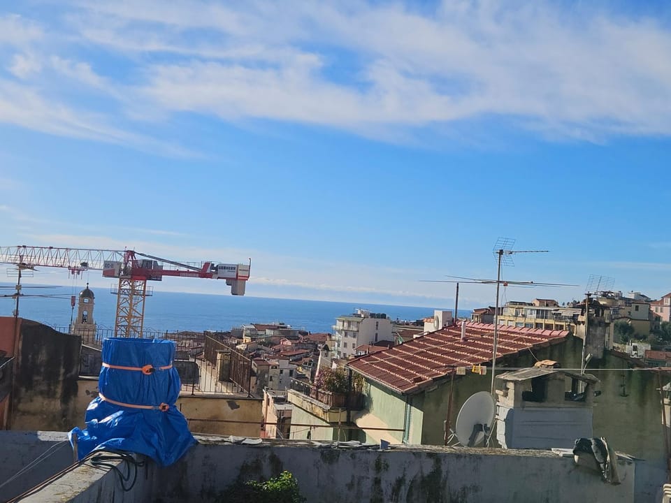 City view, Sea view