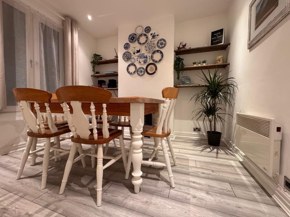 Two Bedroom, Madoc Terrace, Conwy House in Gyffin