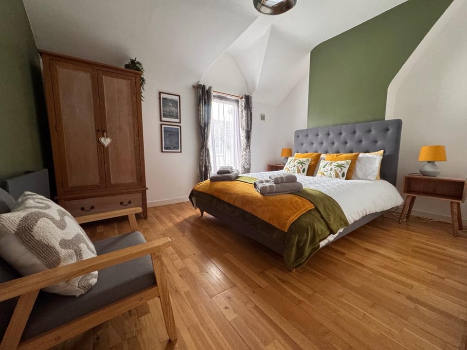 Two Bedroom, Madoc Terrace, Conwy House in Gyffin