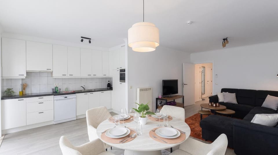 TV and multimedia, Kitchen or kitchenette, Living room, Dining area
