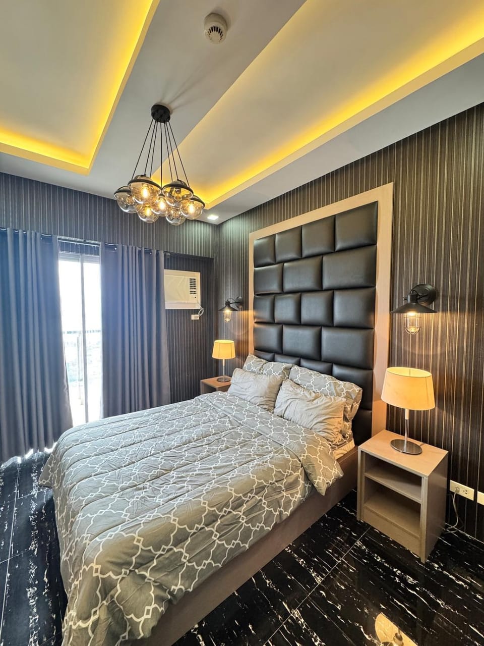 EC City Haven Modern Cozy Studio near Malls and Transport terminals with Wifi Netflix Balcony Apartment in Lapu-Lapu City