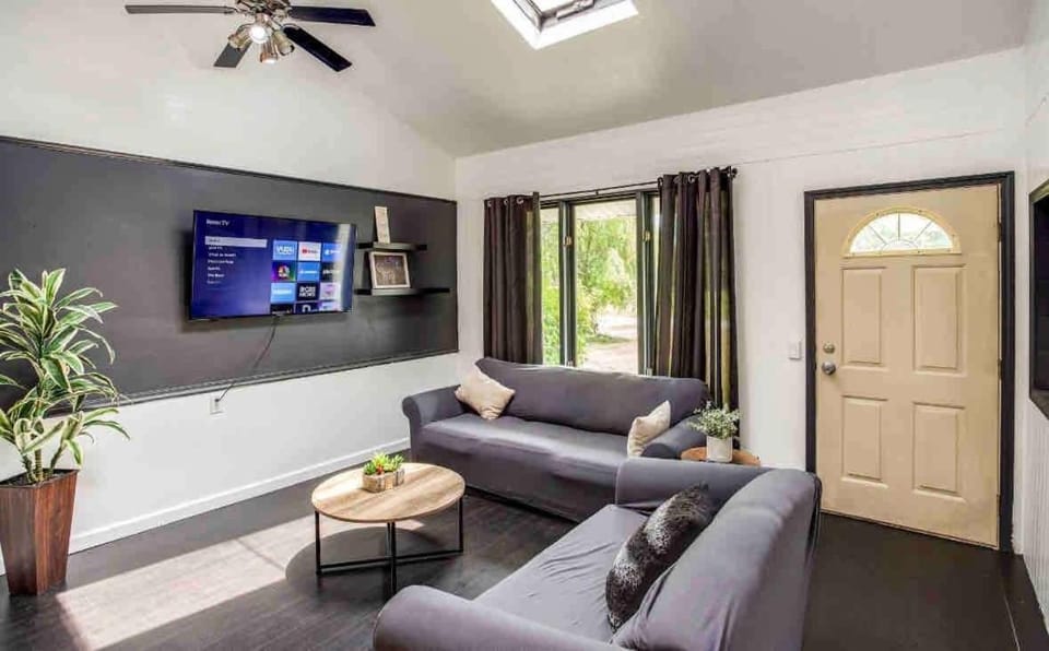 Enjoyable Home by Airport and Dwtn House in Brighton