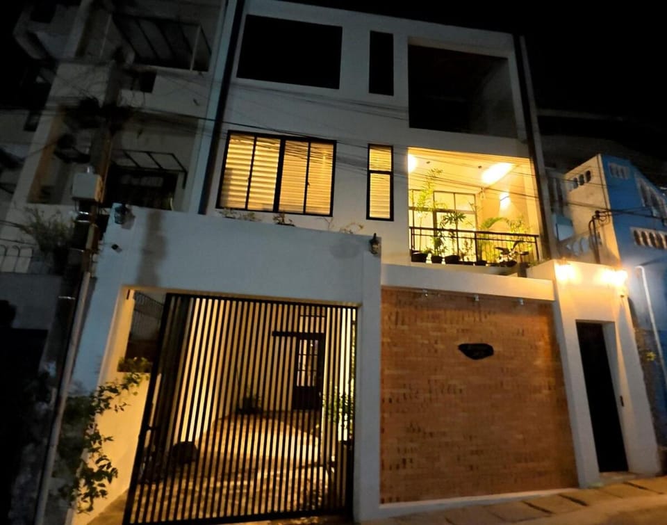 Swarna Villa 3 Bedroom Luxury Villa Mount Lavinia Villa in Dehiwala-Mount Lavinia