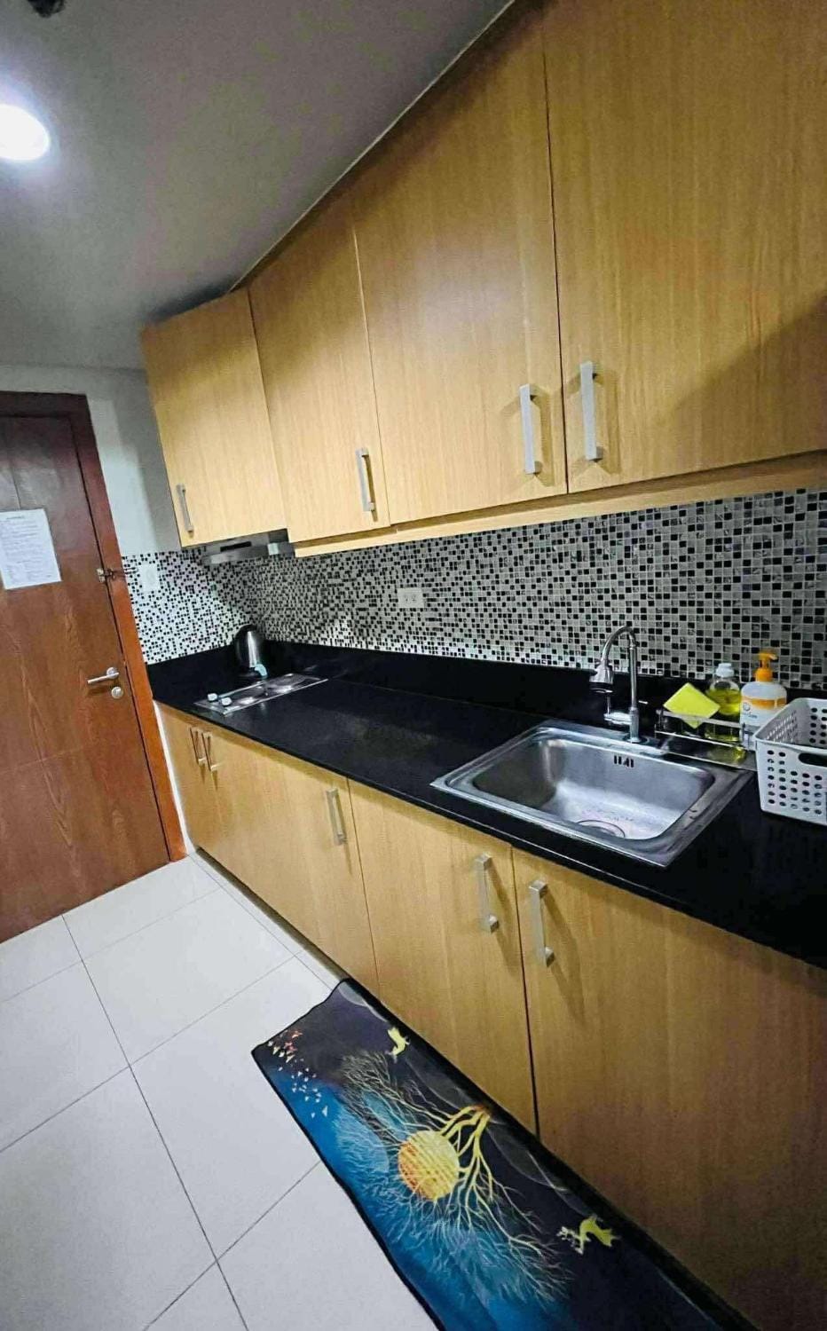 Kitchen or kitchenette, minibar, stove