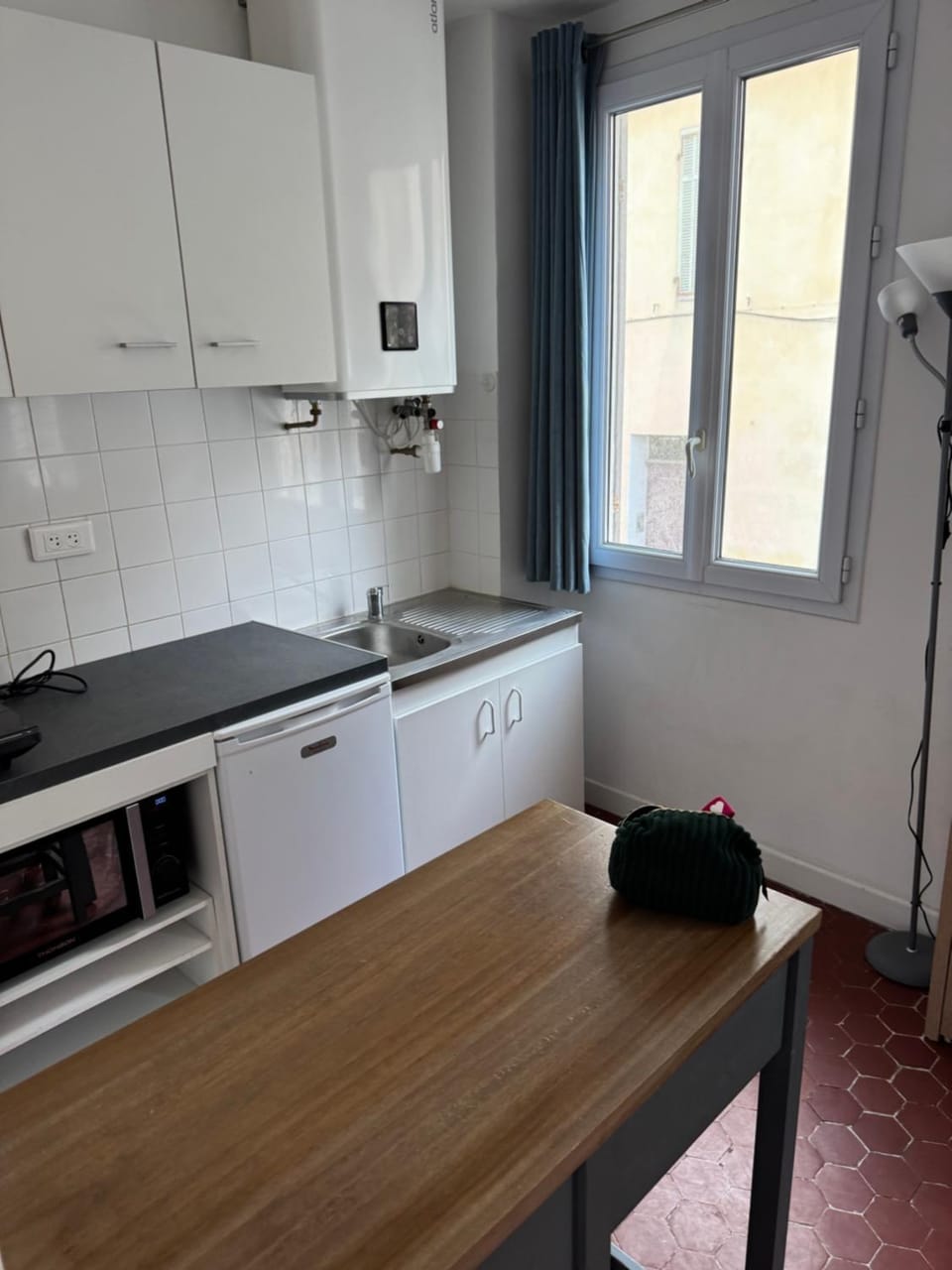 Kitchen or kitchenette
