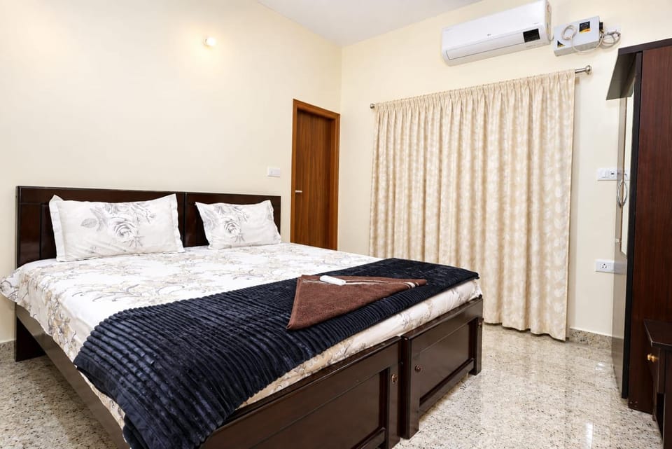 2bhk Apartment with Balcony, AC, TV , Hot Water and Parking, SV Homestay Apartment in Tirupati