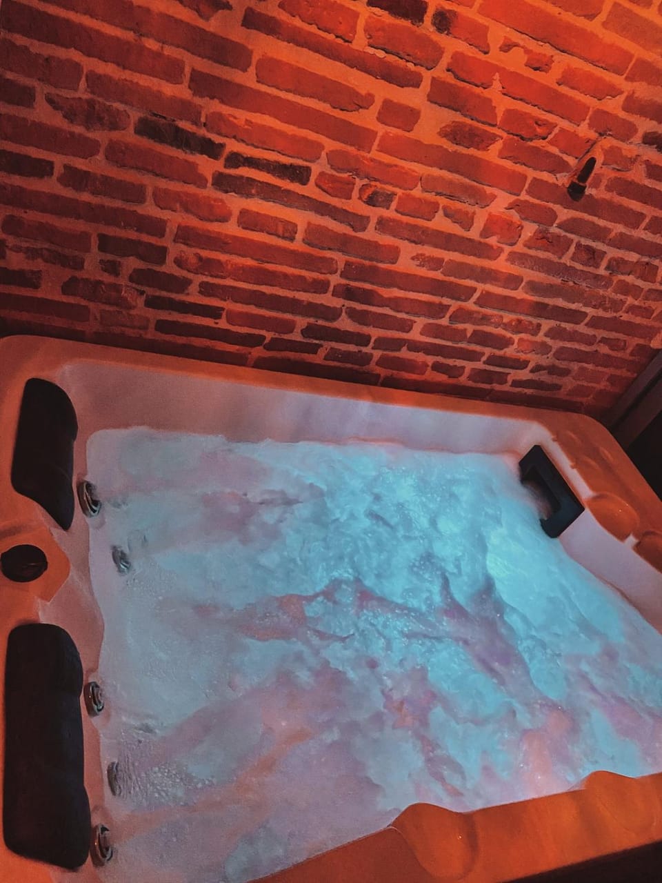 Hot Tub, Spa and wellness centre/facilities