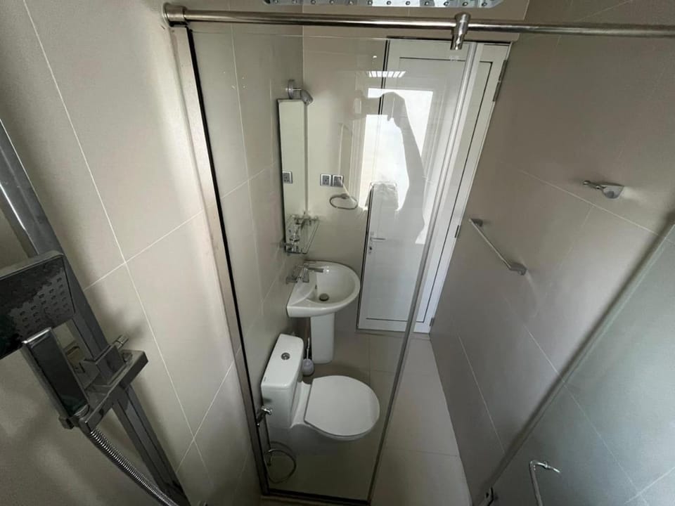 Shower, Toilet, Toilet, bidet