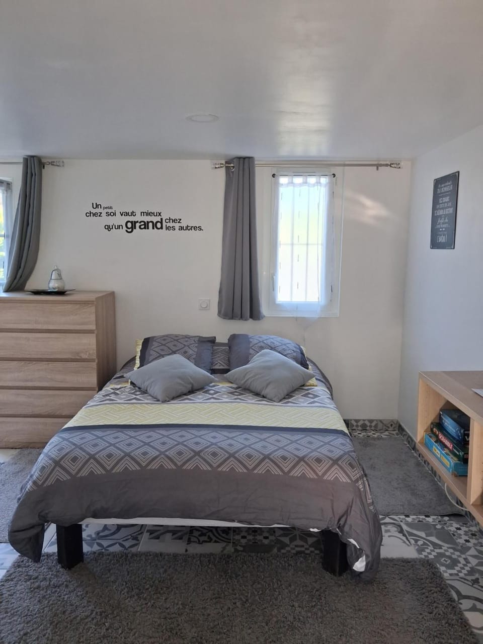 Studio calme climatisé avec borne recharge VE Apartment in Bourgogne-Franche-Comté