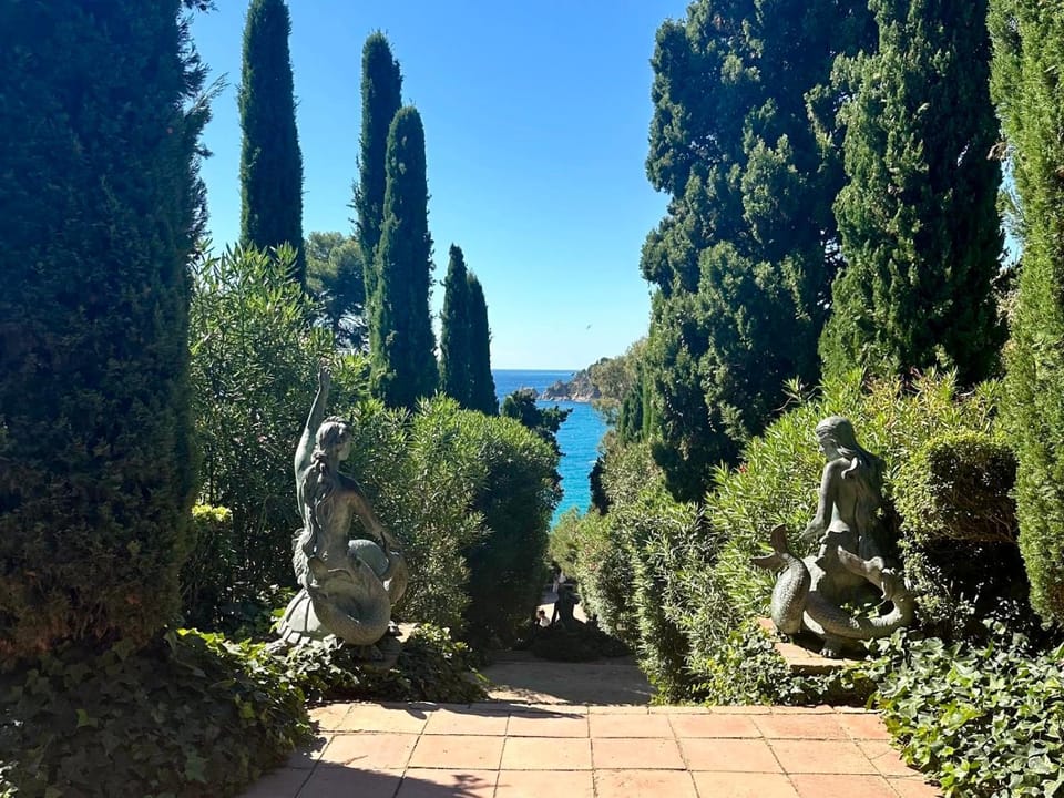 Nearby landmark, Spring, Day, Natural landscape, Garden, Mountain view, Sea view