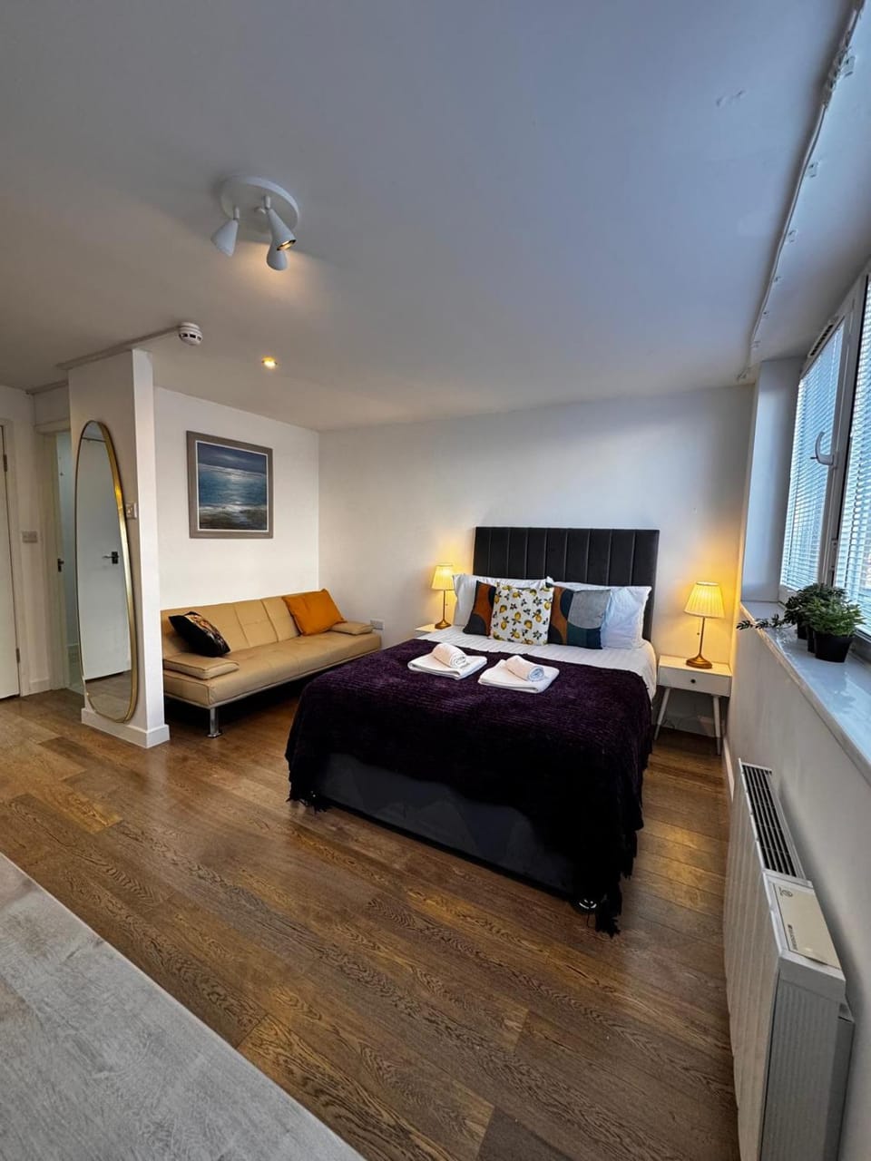 Studio with Parking & Shops at Your Door Apartment in Andover