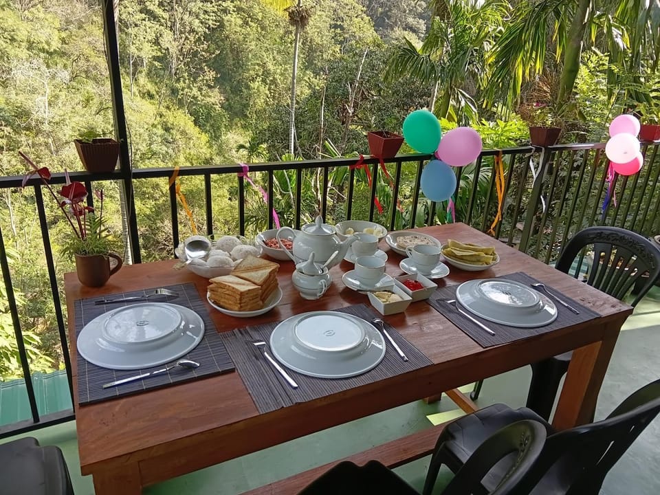 Rawana River Edge Hotel in Ella