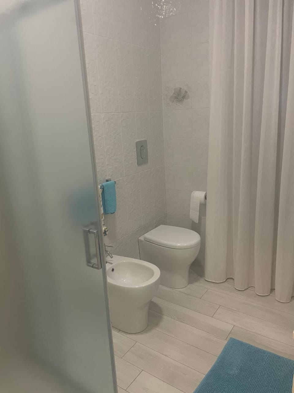 Toilet, bidet