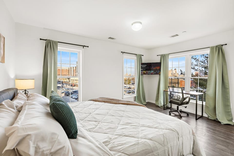 Bed, Photo of the whole room, Evening entertainment, Bedroom