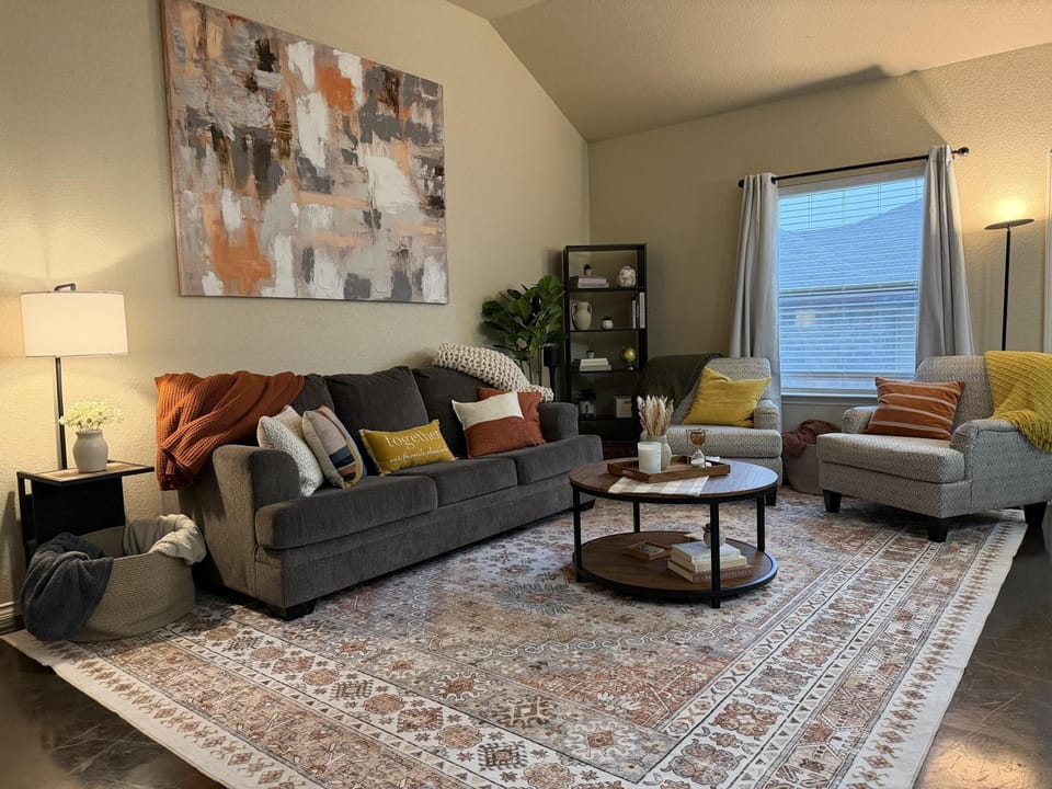 Pet-Friendly 3BR - Fire Pit & Games Near Sea World Apartment in San Antonio
