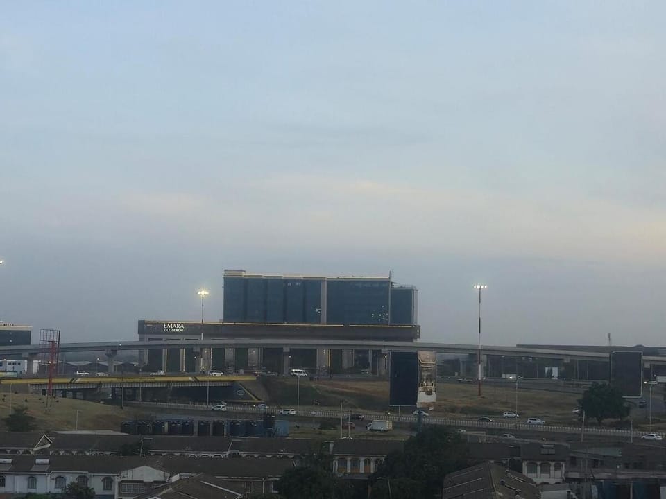 Modern Parkview Suite Airport SGR CBD Access Apartment in Nairobi County