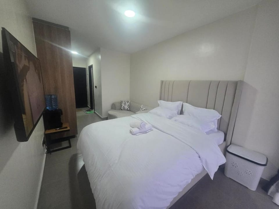 Modern Parkview Suite Airport SGR CBD Access Apartment in Nairobi County