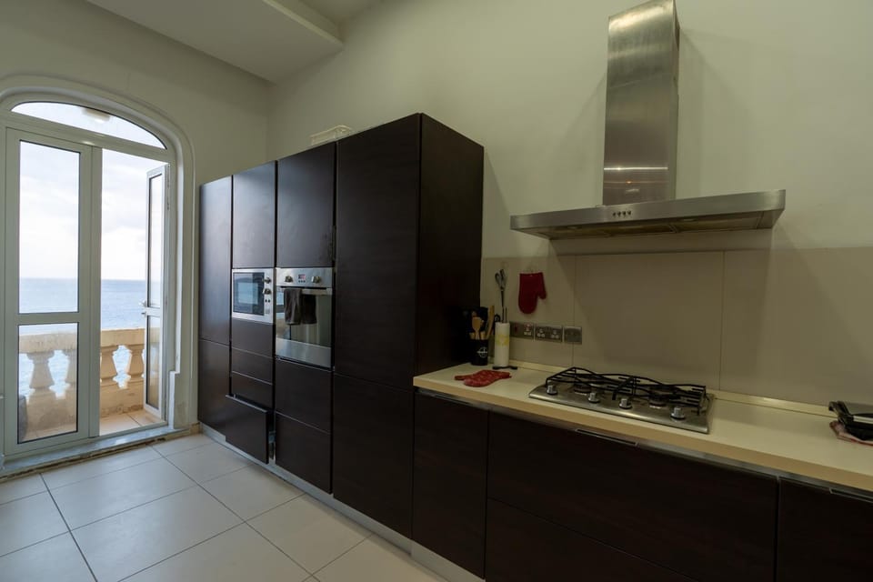 Blue Line Sliema2 Vacation rental in Saint Paul's Bay
