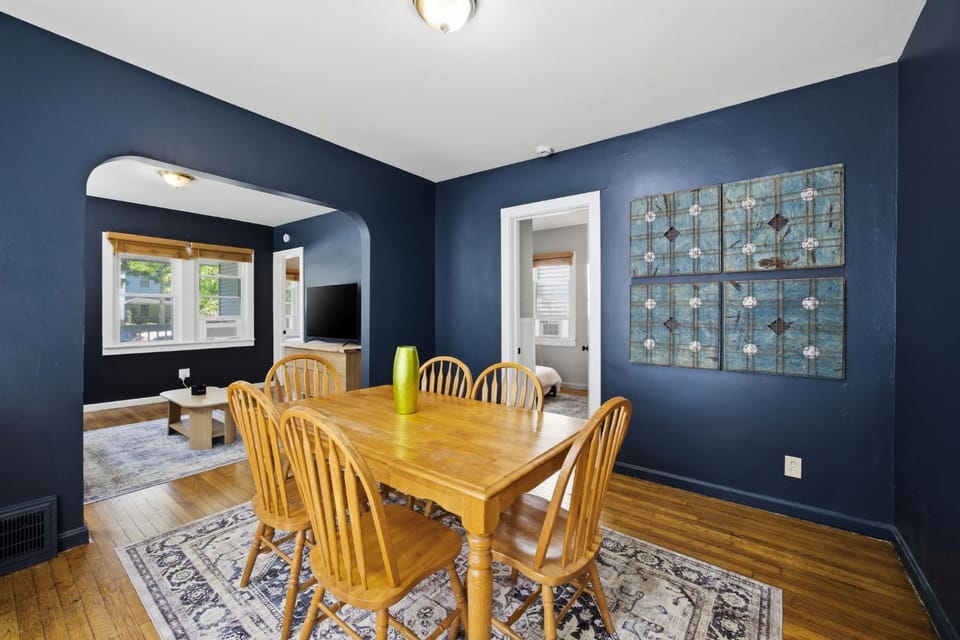 Urban Trio Tremont Apartment in Cleveland Heights