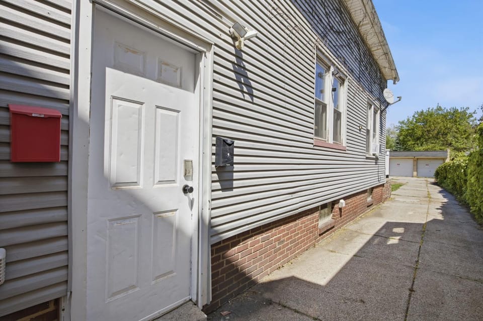 Urban Trio Tremont Apartment in Cleveland Heights