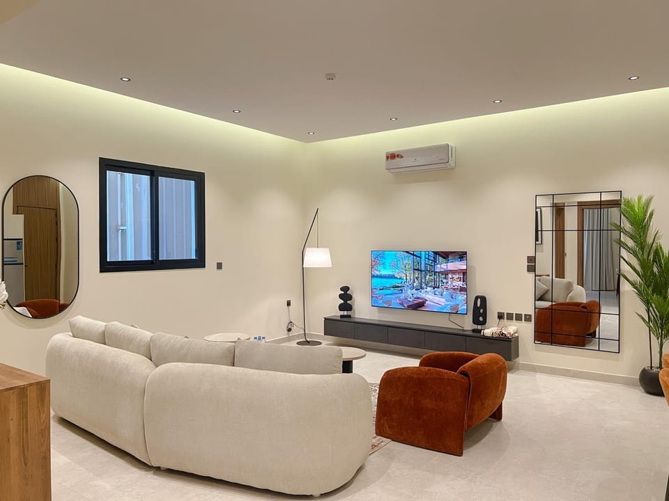 Restaurant/places to eat, TV and multimedia, Living room, Banquet/Function facilities, Seating area
