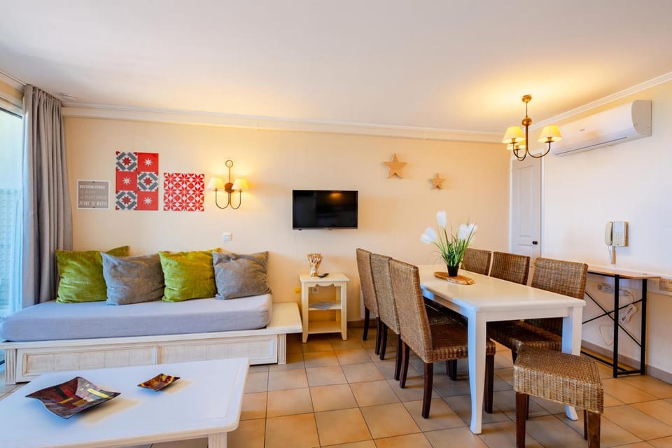 Les Appartements aux Restanques du Golfe de St Tropez - maeva Home - Appartement belle vue mer 3 pièces 6 personnes - Sélection MAE-7163 Apartment in Grimaud
