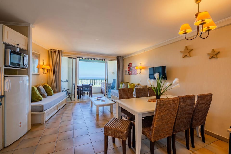 Les Appartements aux Restanques du Golfe de St Tropez - maeva Home - Appartement belle vue mer 3 pièces 6 personnes - Sélection MAE-7163 Apartment in Grimaud