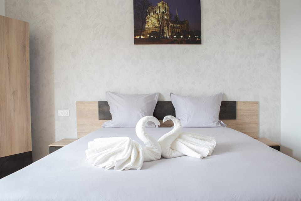 Cosy au pied du metro Paris a 10min Apartment in Aubervilliers