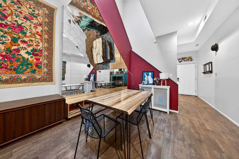 Stylish STL Gem ABODEbucks Apartment in Saint Louis