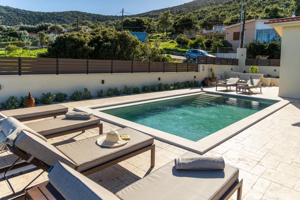 Spring, Day, Mountain view, Pool view, Swimming pool, sunbed