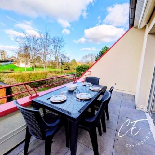 Duplex N5 with balcony and parking à Honfleur Apartment in Honfleur