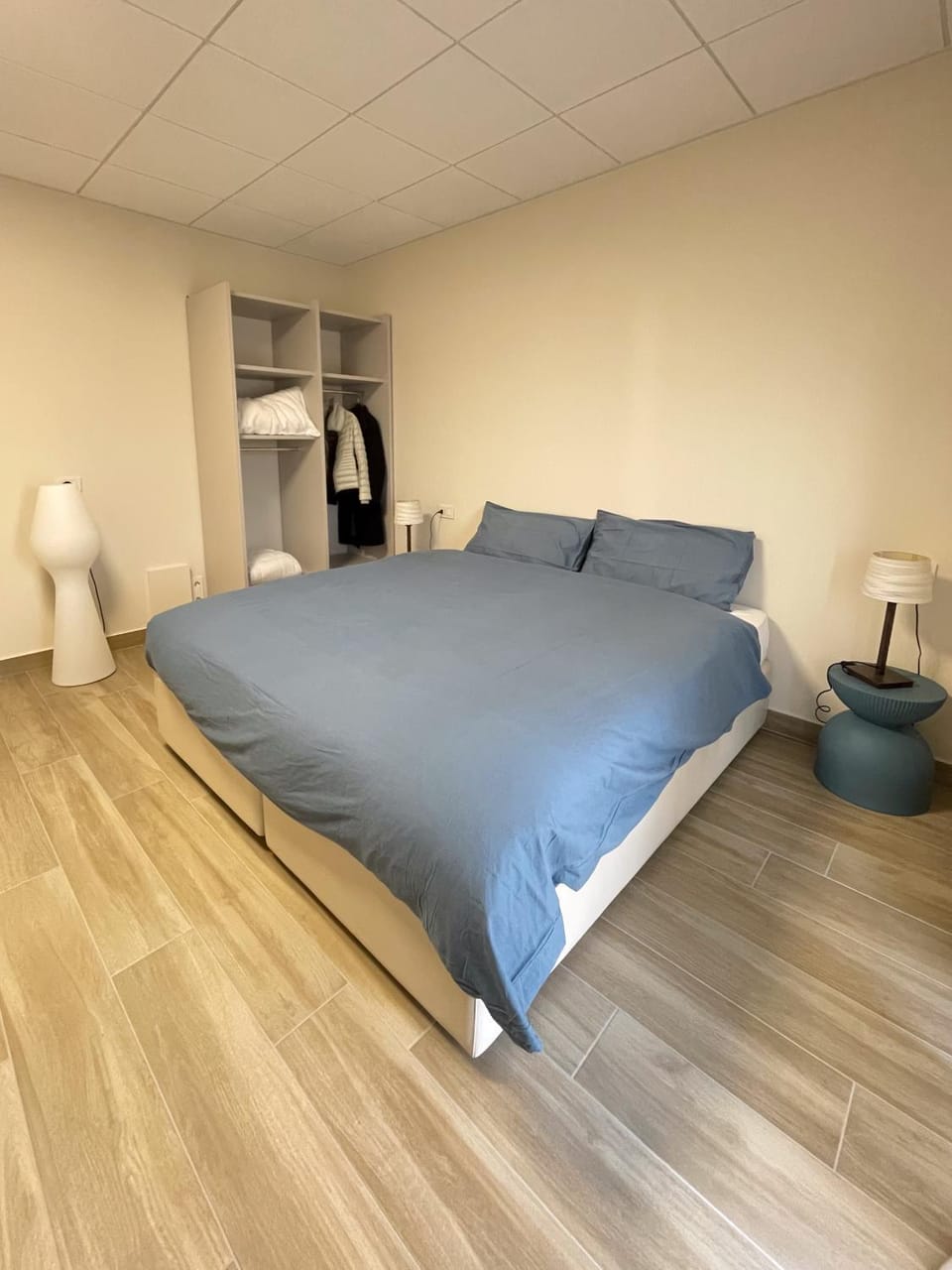 Bed, Photo of the whole room, Bedroom, wardrobe