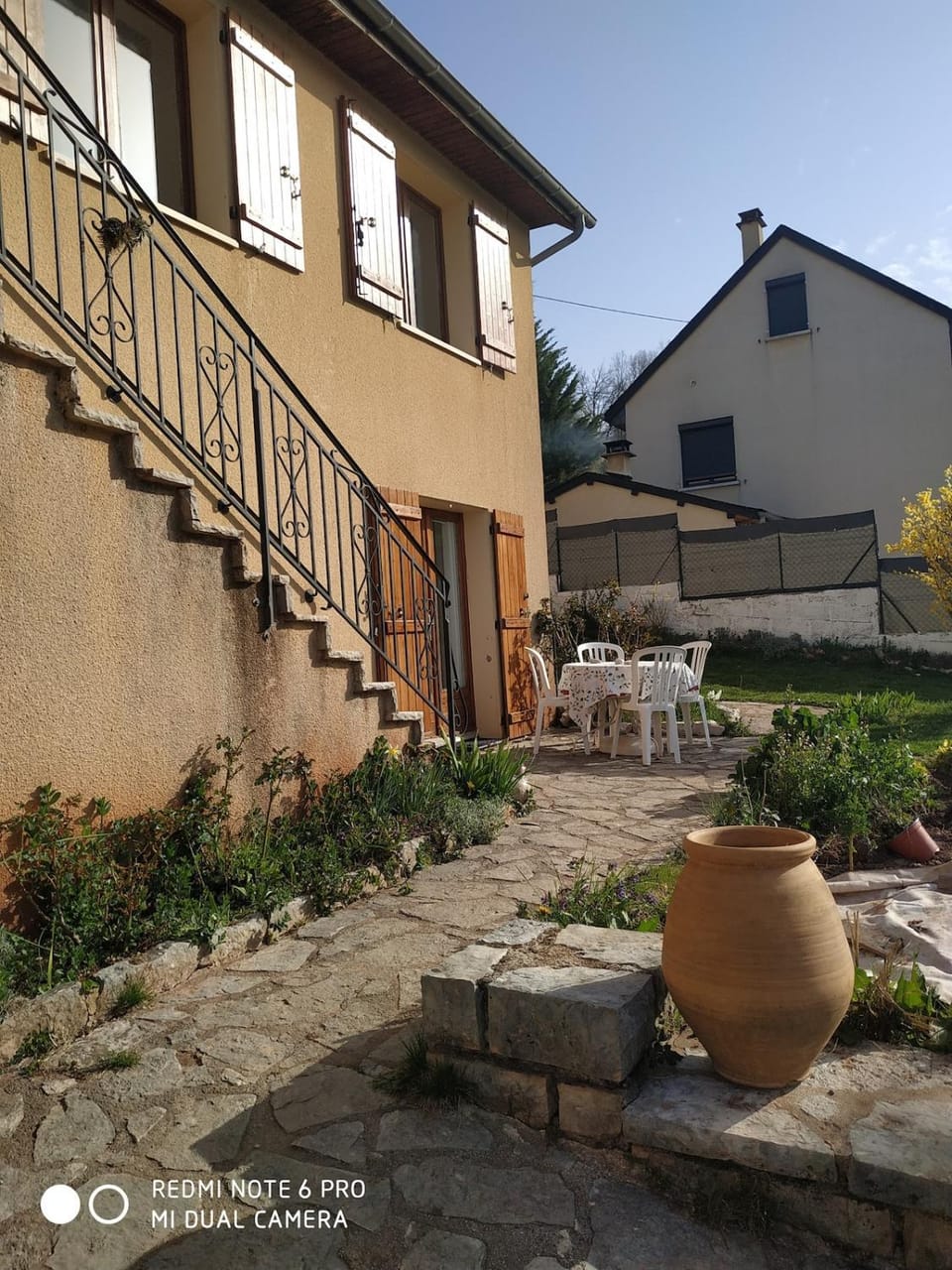Logement en rez de jardin de notre habitation Apartment in Occitanie