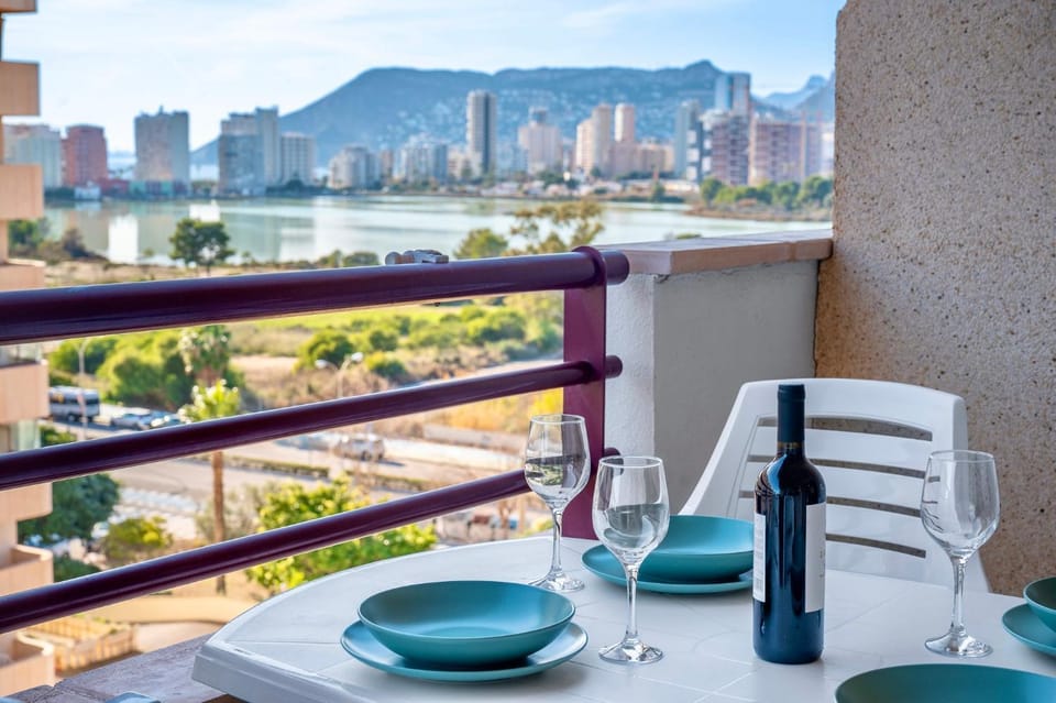 Balcony/Terrace, Balcony/Terrace, Seating area, Dining area, City view, Mountain view