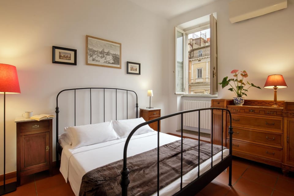Coffee/tea facilities, Bedroom, City view, Landmark view, internet