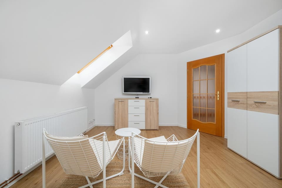 Seating area, Bedroom