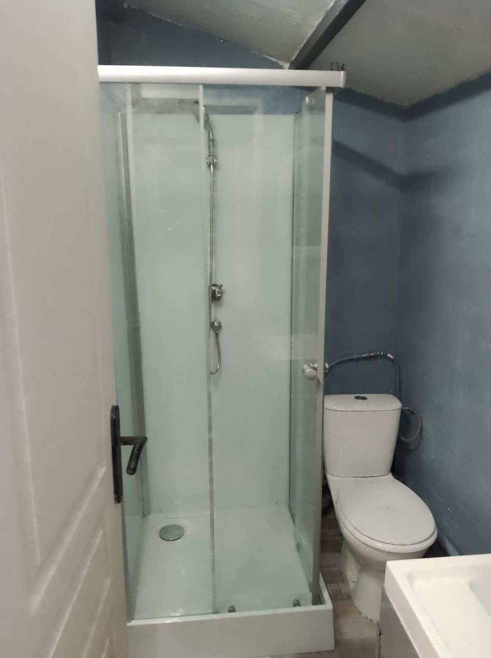 studio cosy indépendant dans un jardin privé Chalet in Tours