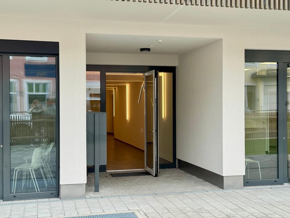 Property building, Facade/entrance