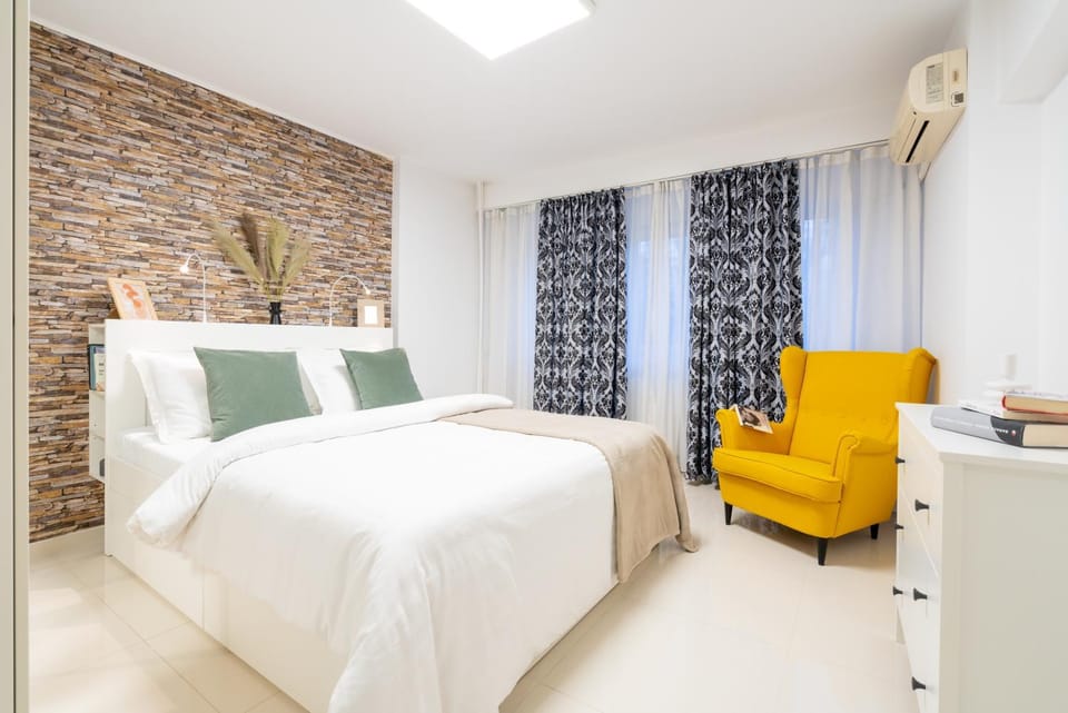Metropolitan Flat - City Center Boulevard Views Apartment in Bucharest