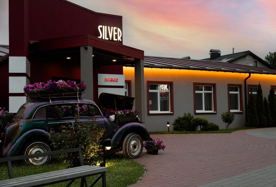 Property building, Sunset, Parking