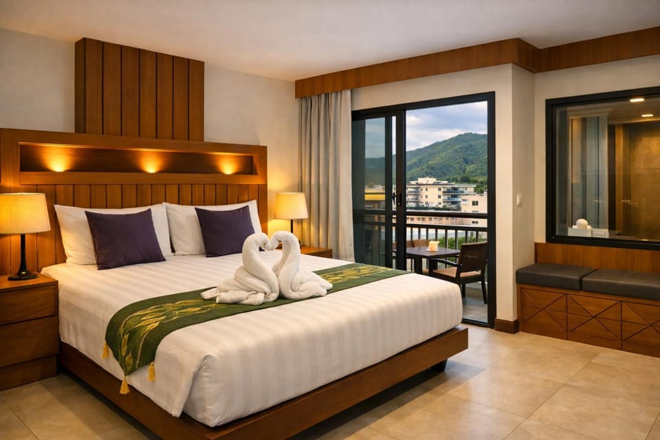 Bed, Natural landscape, View (from property/room), Balcony/Terrace, Photo of the whole room, Bedroom, City view, Mountain view
