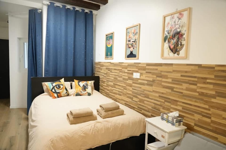 Pompidou Chic Studio in Le Marais Apartment in Paris