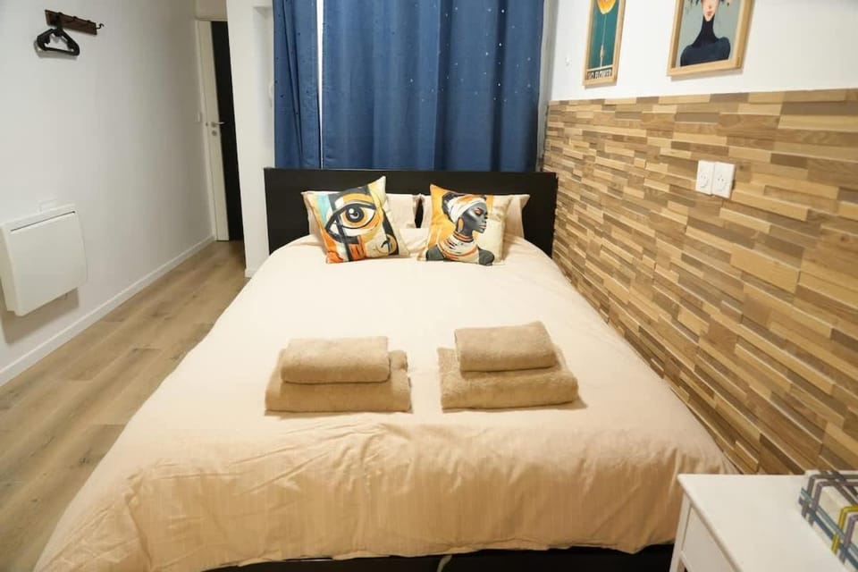 Pompidou Chic Studio in Le Marais Apartment in Paris