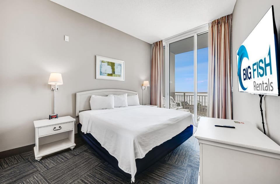 New 3BR Private Balcony 3rd Floor Oceanfront Pools House in North Myrtle Beach