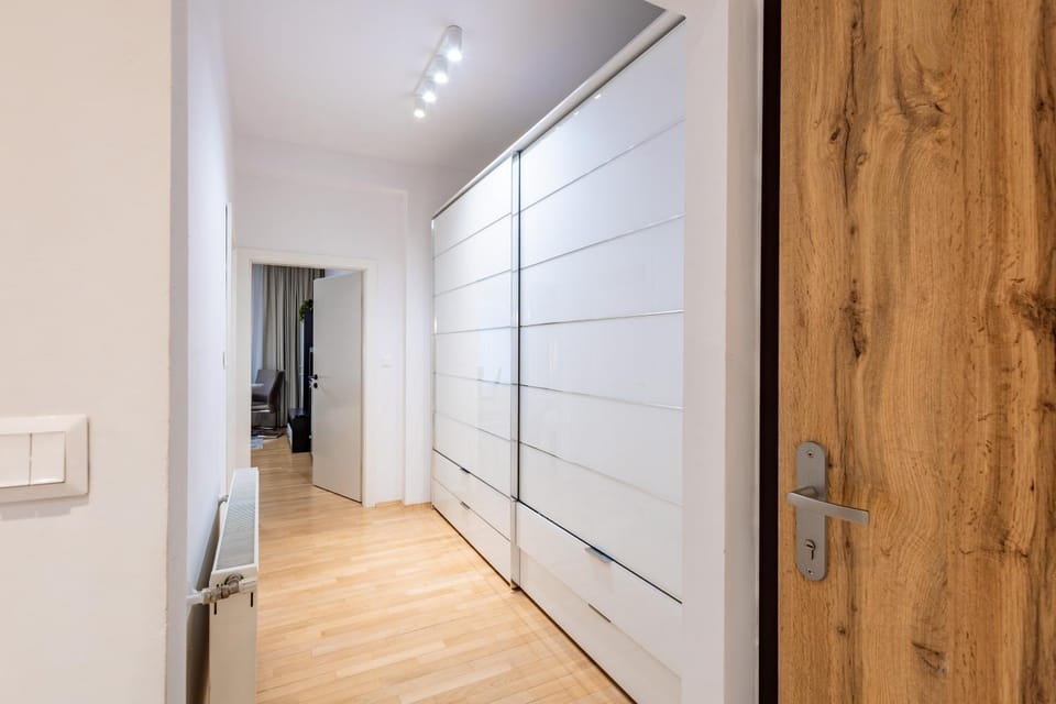 ADM Central Modern Place - Coffee, Wifi, AC, TV Apartment in Bratislava