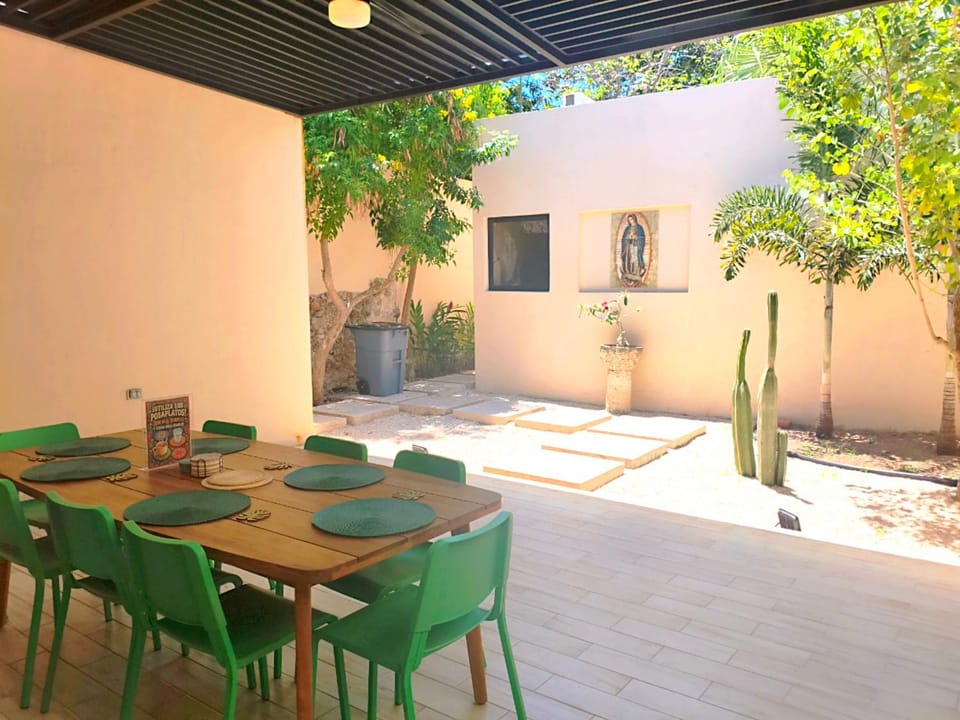Off site, Balcony/Terrace, Dining area