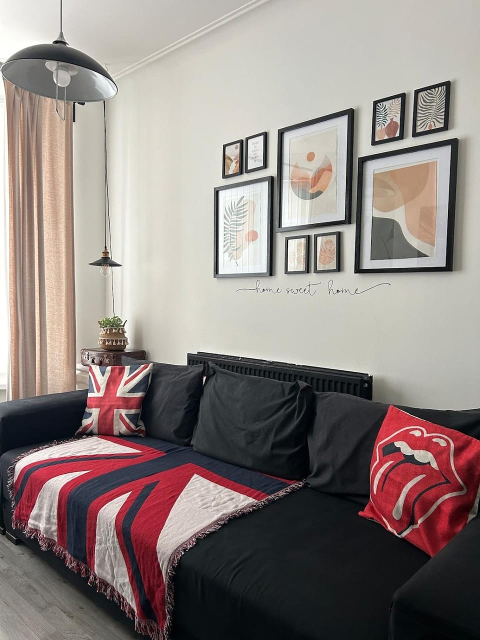 Music touch house Free Parking WIFI Close to Anfield stadium House in Liverpool