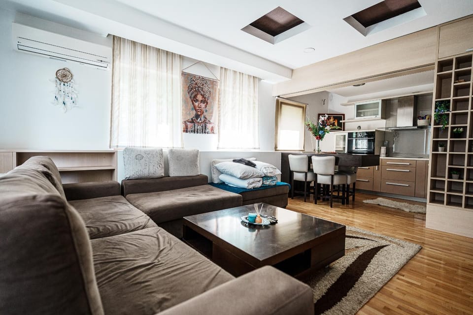 Warm Getaway 1BR APT w Balcony Free Garage Prkng Apartment in Sarajevo